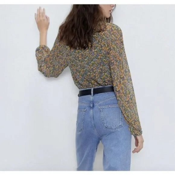 Zara Ditsy Floral Pleated Chiffon Effect Balloon Sleeve Top Size S - Picture 2 of 11